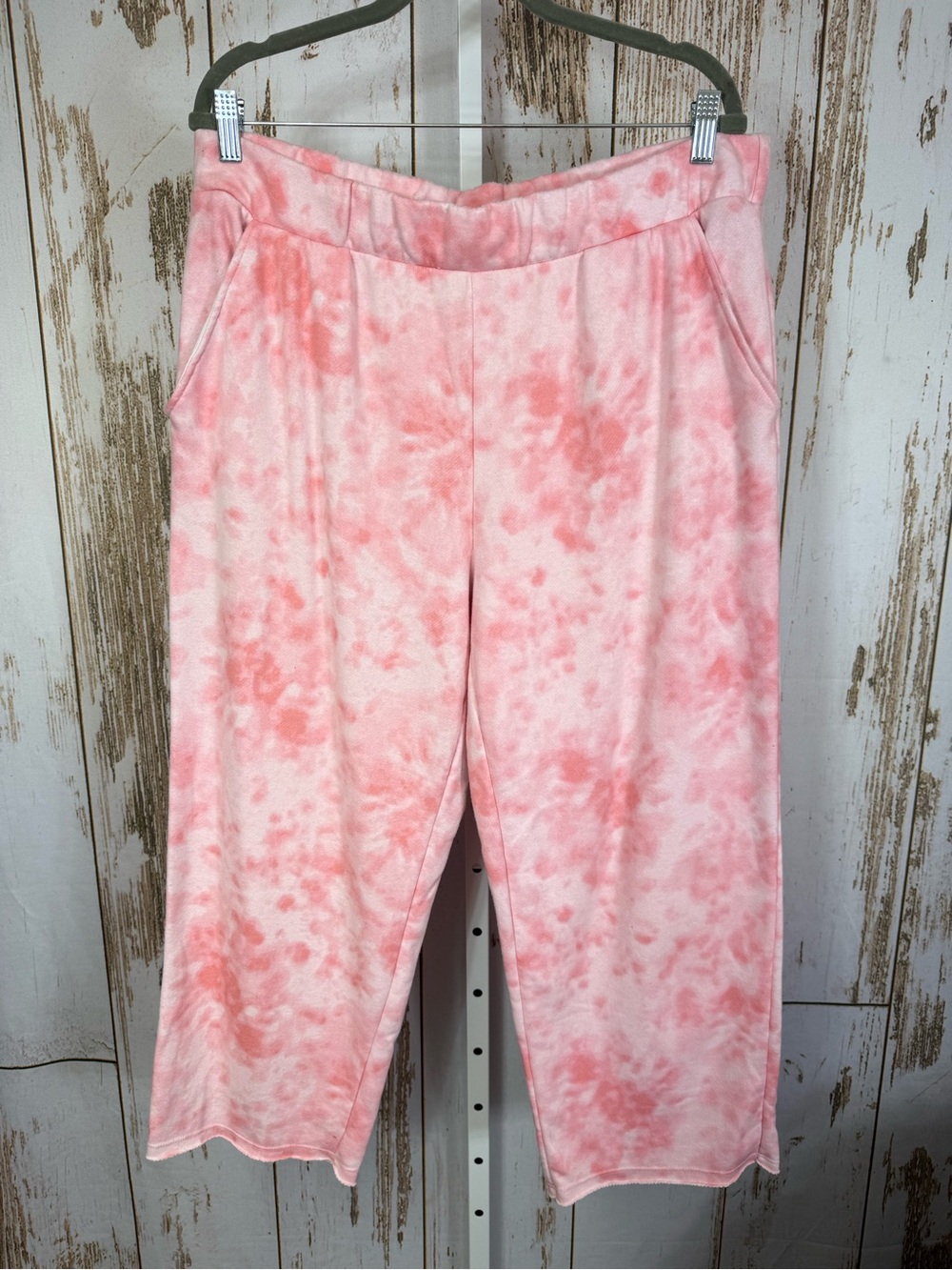 Secret Treasures Pink Tie-Dye Plush Pants, Size XL. In good used condition!